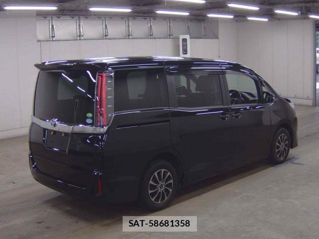 Toyota NOAH 2019-06 8877352-4