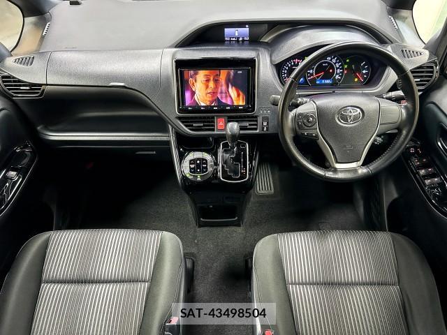 Toyota NOAH 2017-09 8877423-10