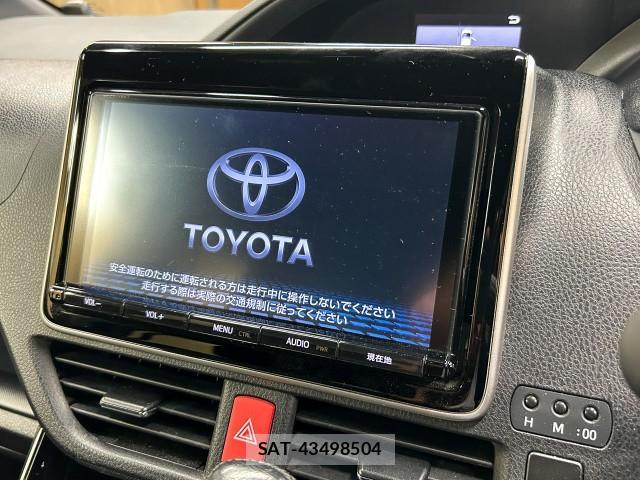 Toyota NOAH 2017-09 8877423-11