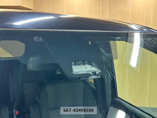 Toyota NOAH 2017-09 8877423-14