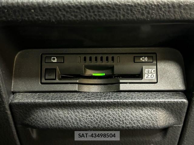 Toyota NOAH 2017-09 8877423-18