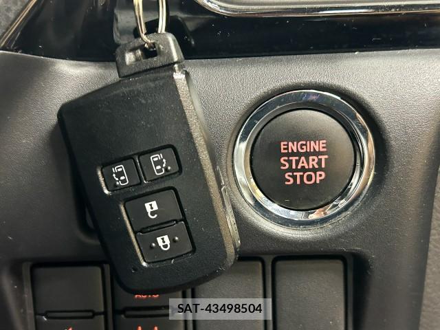 Toyota NOAH 2017-09 8877423-19