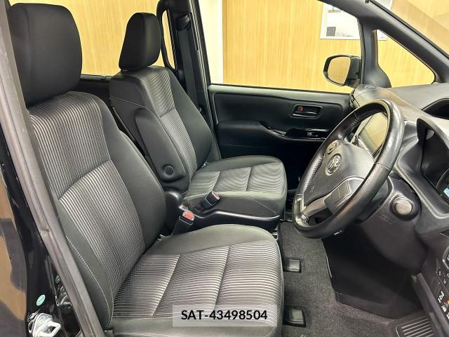 Toyota NOAH 2017-09 8877423-6