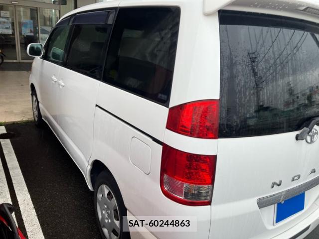 Toyota NOAH 2005-09 8877594-9