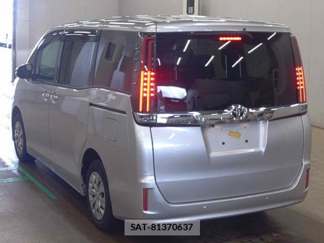 Toyota NOAH 2021 8877690-1