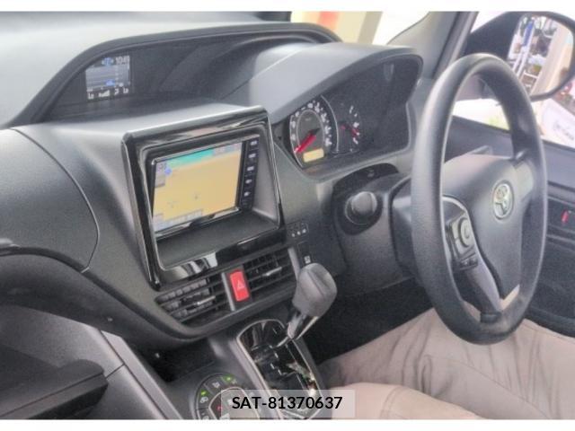 Toyota NOAH 2021 8877690-2