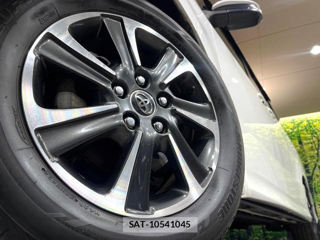 Toyota NOAH 2017-10 8877926-12