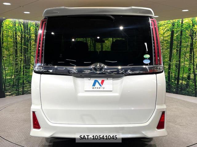 Toyota NOAH 2017-10 8877926-14
