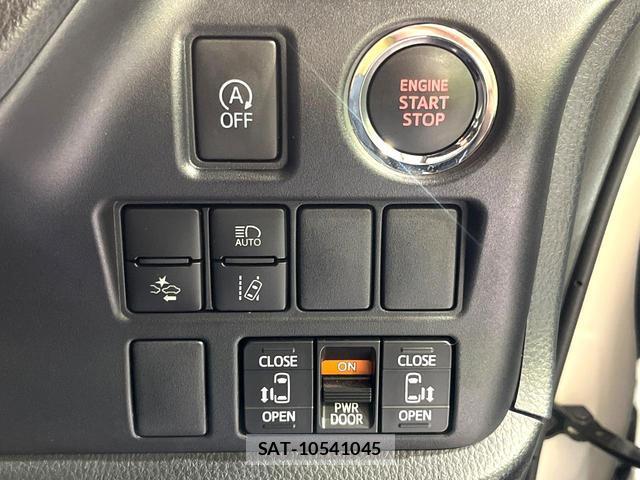 Toyota NOAH 2017-10 8877926-2