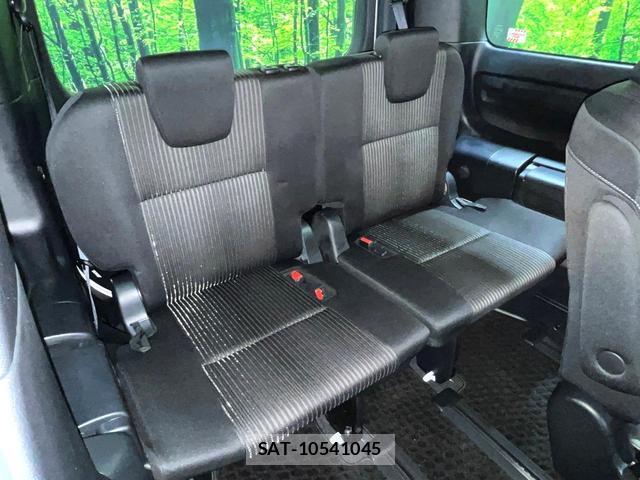 Toyota NOAH 2017-10 8877926-9