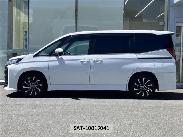 Toyota NOAH 2022-10 8878067-1