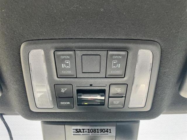 Toyota NOAH 2022-10 8878067-12