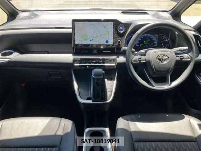 Toyota NOAH 2022-10 8878067-3