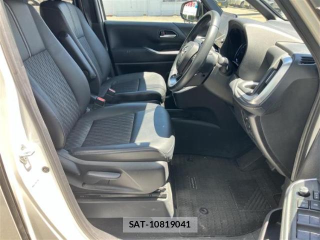 Toyota NOAH 2022-10 8878067-4