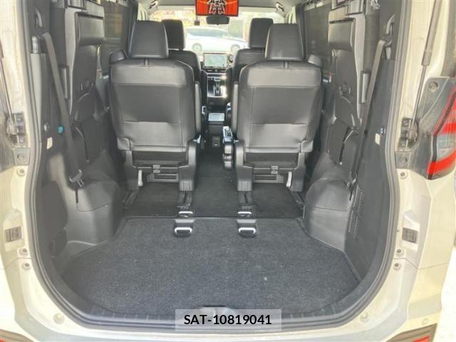 Toyota NOAH 2022-10 8878067-7