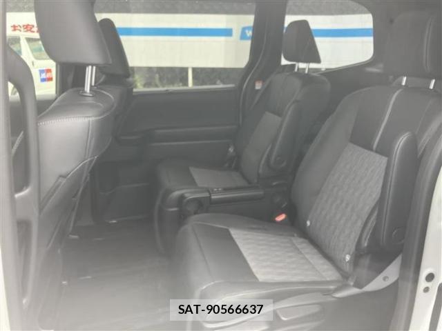 Toyota NOAH 2026-02 8878320-6