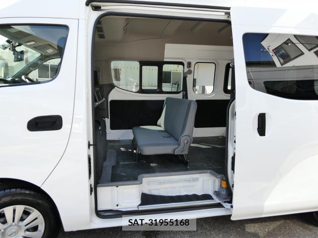 Nissan NV350 Caravan 2017-04 8877580-5