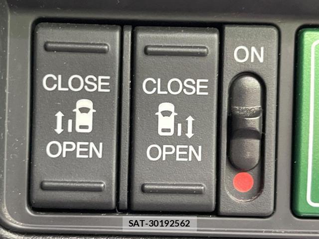 Honda ODYSSEY 2019-04 8876678-5