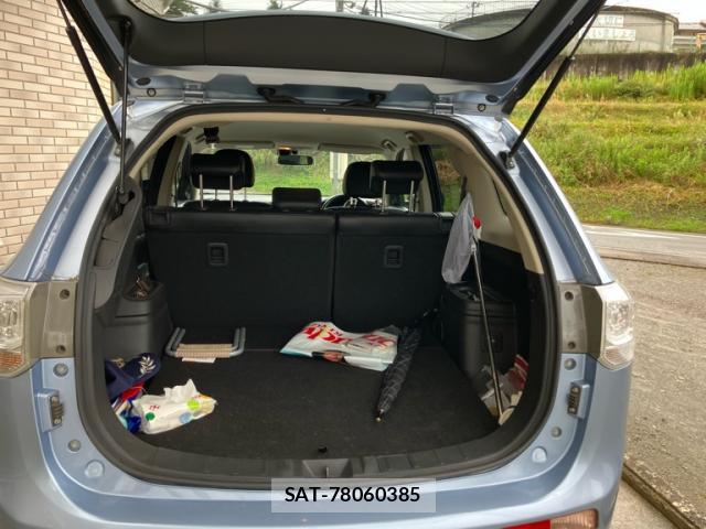 Mitsubishi OUTLANDER PHEV 2013-11 8876371-6