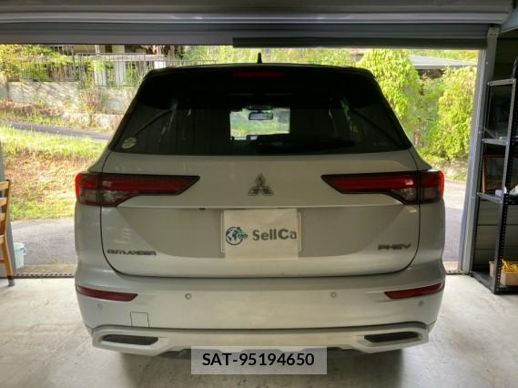 Mitsubishi OUTLANDER PHEV 2022-09 8877105-1