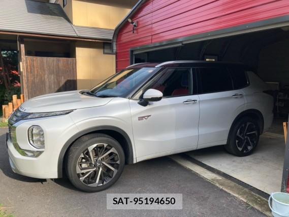 Mitsubishi OUTLANDER PHEV 2022-09 8877105-10