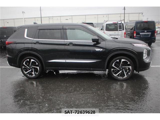 Mitsubishi OUTLANDER PHEV 2022-02 8877259-13