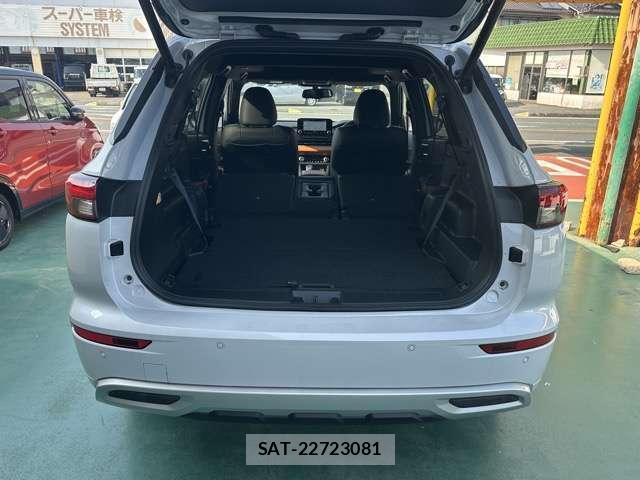 Mitsubishi OUTLANDER 2024-02 8877878-15
