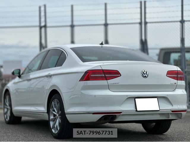 VolksWagen PASSAT 2018-05 8877633-1