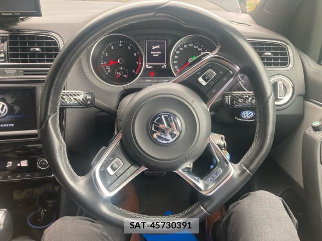 VolksWagen POLO 2015-06 8876283-10