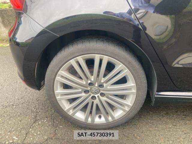 VolksWagen POLO 2015-06 8876283-12