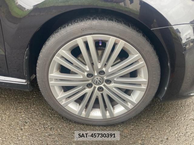 VolksWagen POLO 2015-06 8876283-13