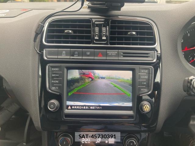 VolksWagen POLO 2015-06 8876283-15