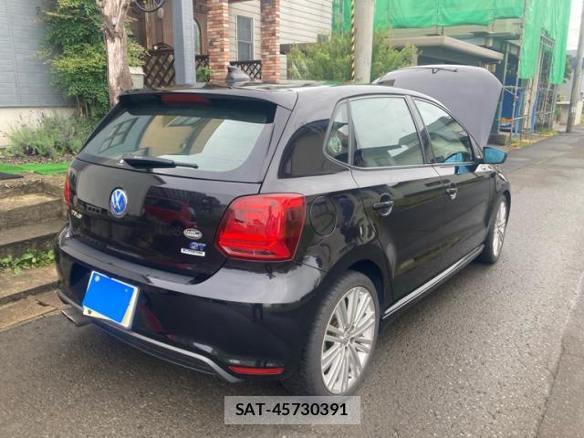 VolksWagen POLO 2015-06 8876283-4