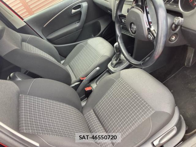 VolksWagen POLO 2016-09 8876533-14