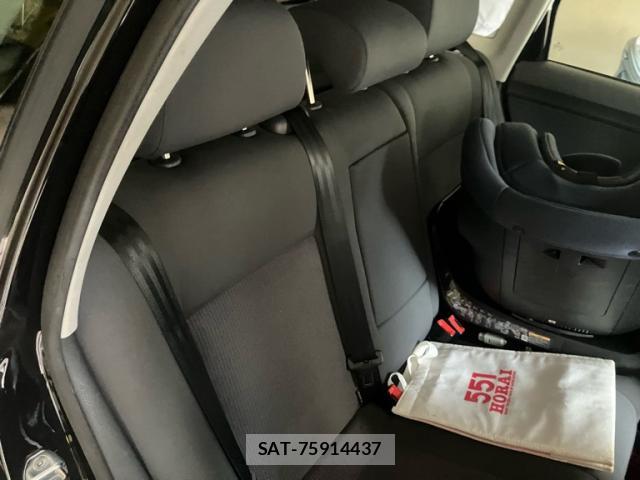 VolksWagen POLO 2006-10 8877622-11
