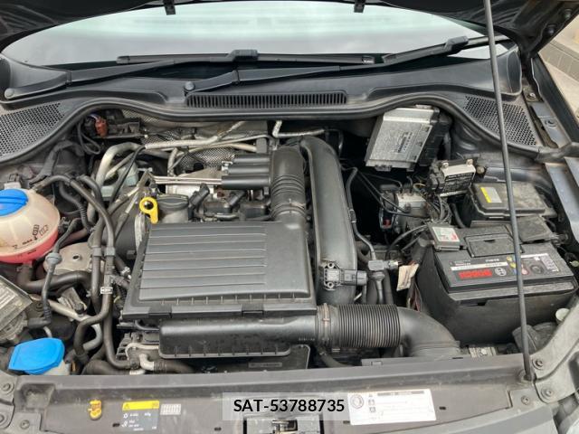 VolksWagen POLO 2016-04 8877857-15