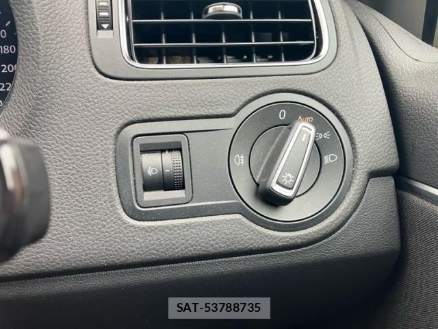 VolksWagen POLO 2016-04 8877857-16