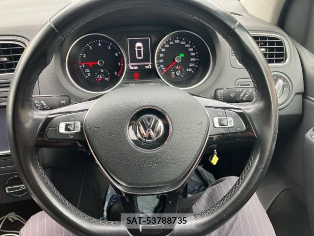 VolksWagen POLO 2016-04 8877857-17