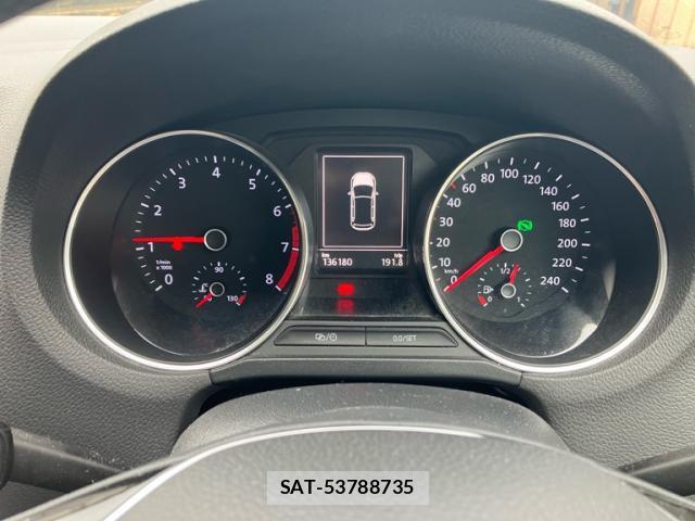 VolksWagen POLO 2016-04 8877857-19