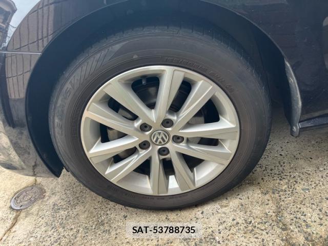 VolksWagen POLO 2016-04 8877857-9