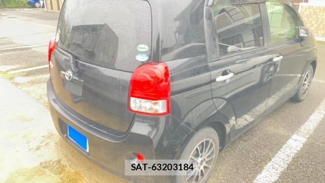 Toyota PORTE 2012-10 8876168-11