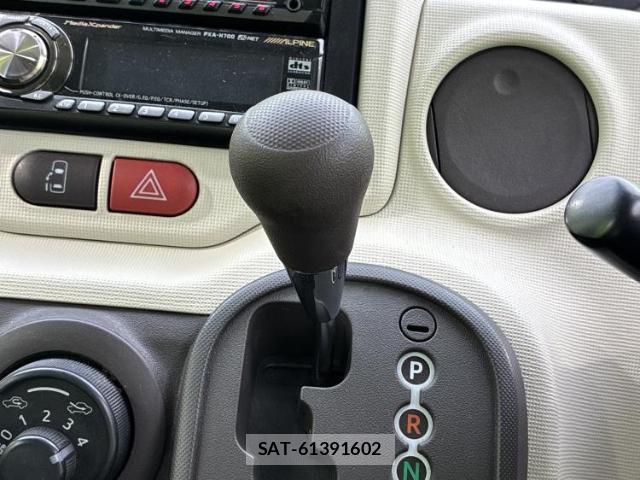 Toyota PORTE 2012-12 8876209-13