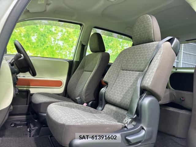 Toyota PORTE 2012-12 8876209-5
