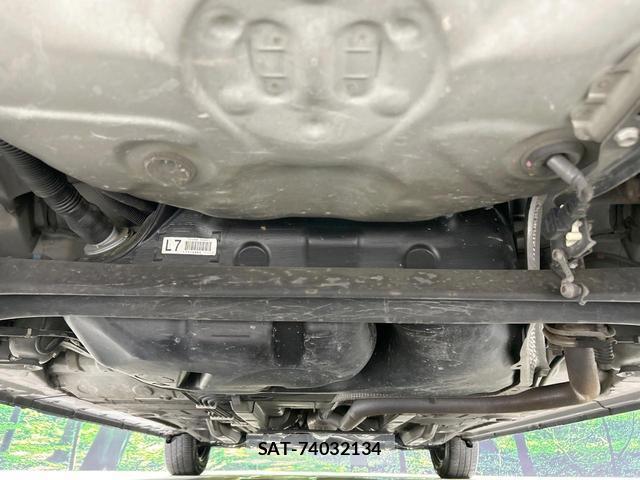 Toyota PORTE 2014-01 8876658-18