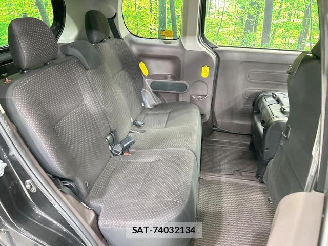 Toyota PORTE 2014-01 8876658-8