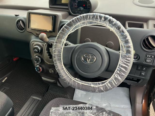 Toyota PORTE 2013-08 8876738-11