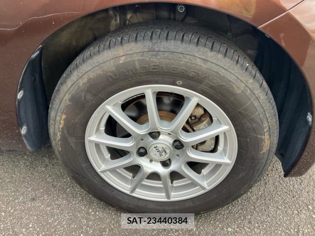 Toyota PORTE 2013-08 8876738-12