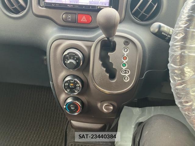 Toyota PORTE 2013-08 8876738-19