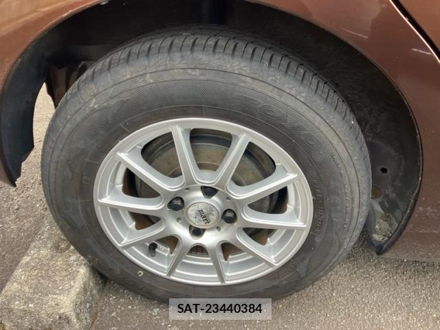 Toyota PORTE 2013-08 8876738-3