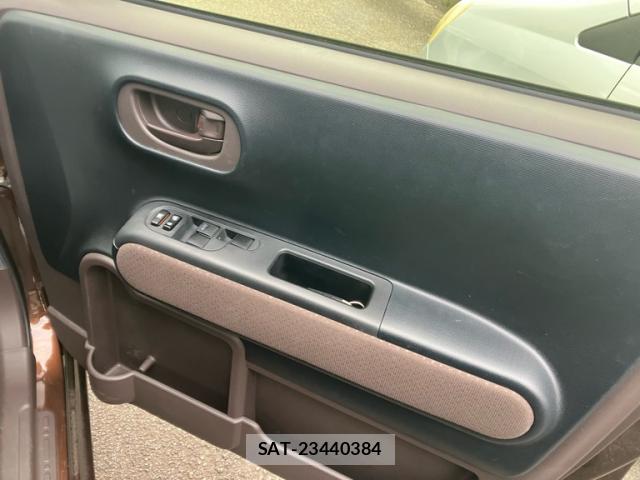 Toyota PORTE 2013-08 8876738-8